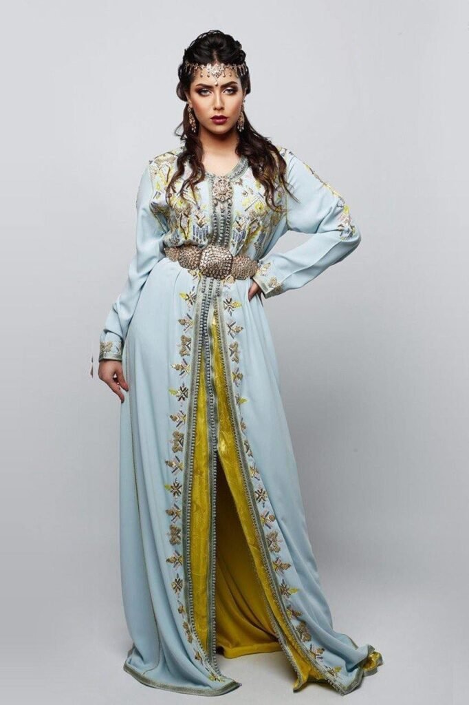 CAFTAN EXPORT Découvrez l'élégance intemporelle du caftan henna, une pièce traditionnelle marocaine magnifiquement ornée. Nos caftans en henna allient beauté et tradition pour des moments inoubliables. Explorez notre collection unique aujourd'hui !