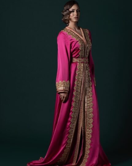 women's kaftan dresses Nos caftans marocains de mariage 2024 transcendent les frontières, séduisant les amoureux de la mode du monde entier. Une tenue qui incarne l'universalité de la beauté.